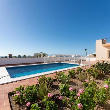 Evita Private Pool, Jacuzzi & Sea Views ヴィラ *