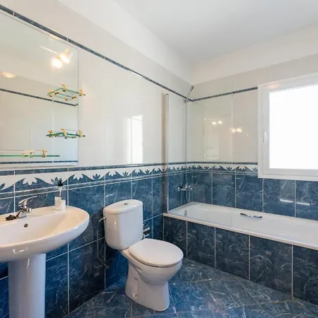 Evita Private Pool, Jacuzzi & Sea Views 빌라 *