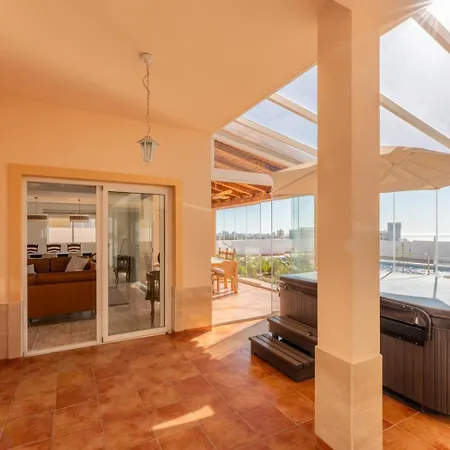 Evita Private Pool, Jacuzzi & Sea Views 빌라