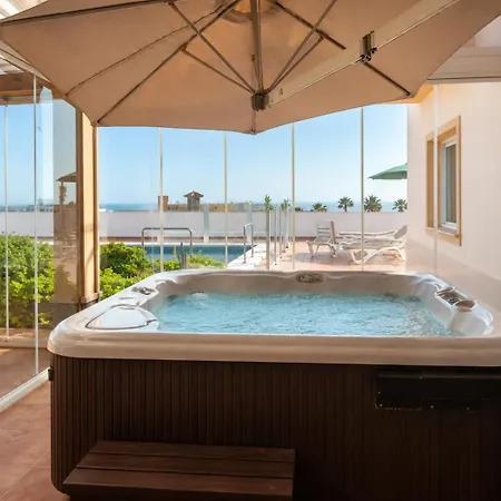 빌라 Evita Private Pool, Jacuzzi & Sea Views *