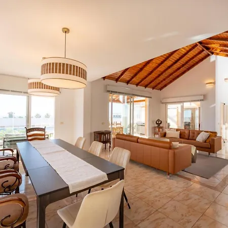 Evita Private Pool, Jacuzzi & Sea Views * 아데제