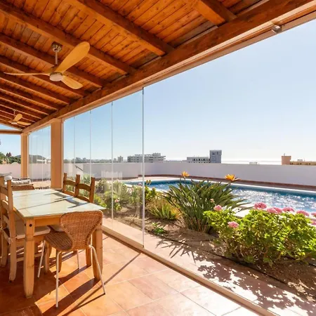 Evita Private Pool, Jacuzzi & Sea Views